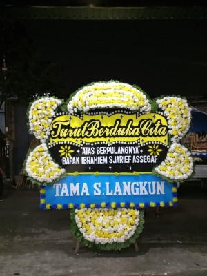 Papan Bunga Duka di Makassar